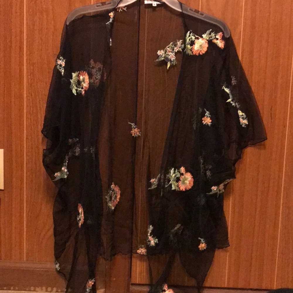 Flower embroidered kimono